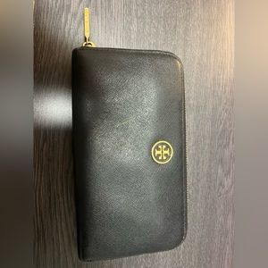 Black Tory burch wallet
